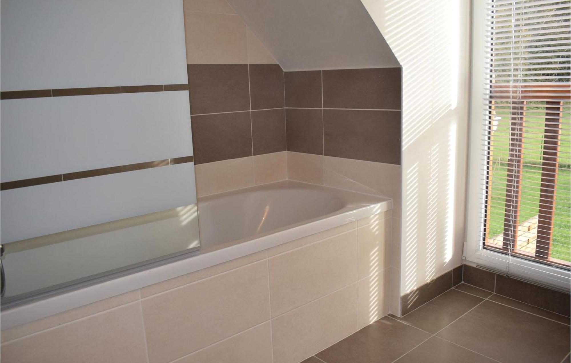 Gorgeous Home In Saint Alban With Kitchen エクステリア 写真
